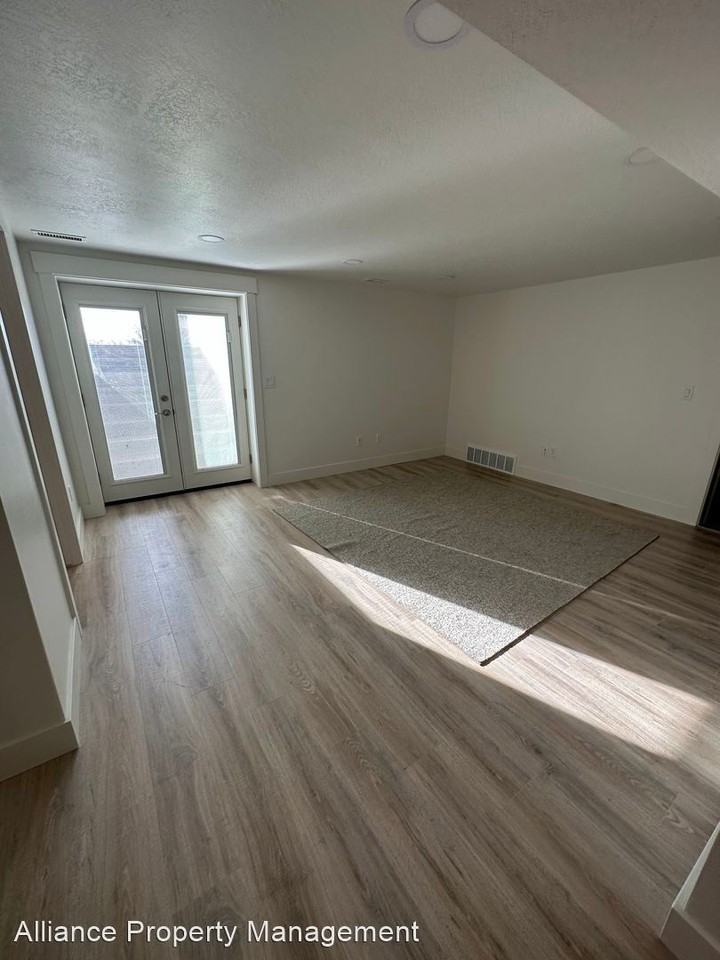 3557 W 300 N - Photo 2 of 19