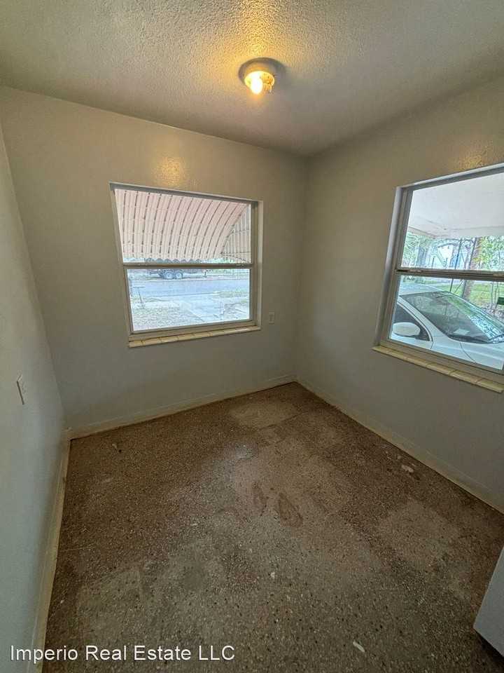 667 25th Ave S - Photo 3 of 7