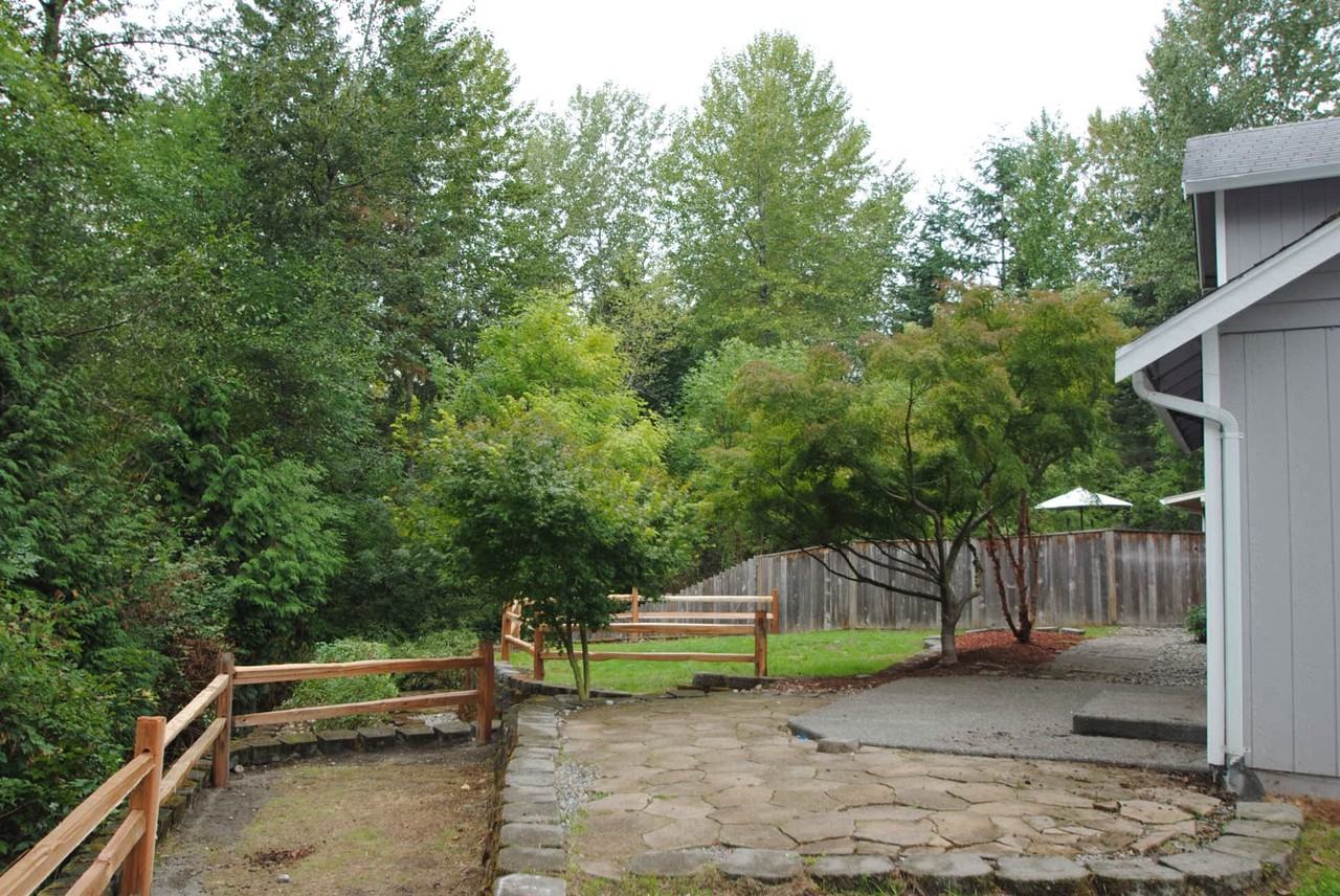 2427 S 354th St - Photo 3 of 16