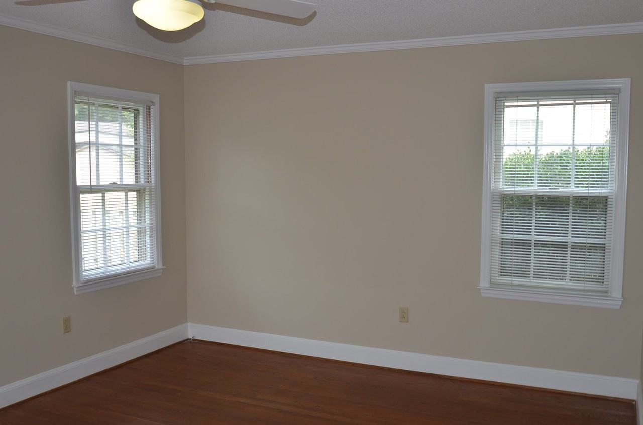 9320 Hemingford Ct - Photo 3 of 6