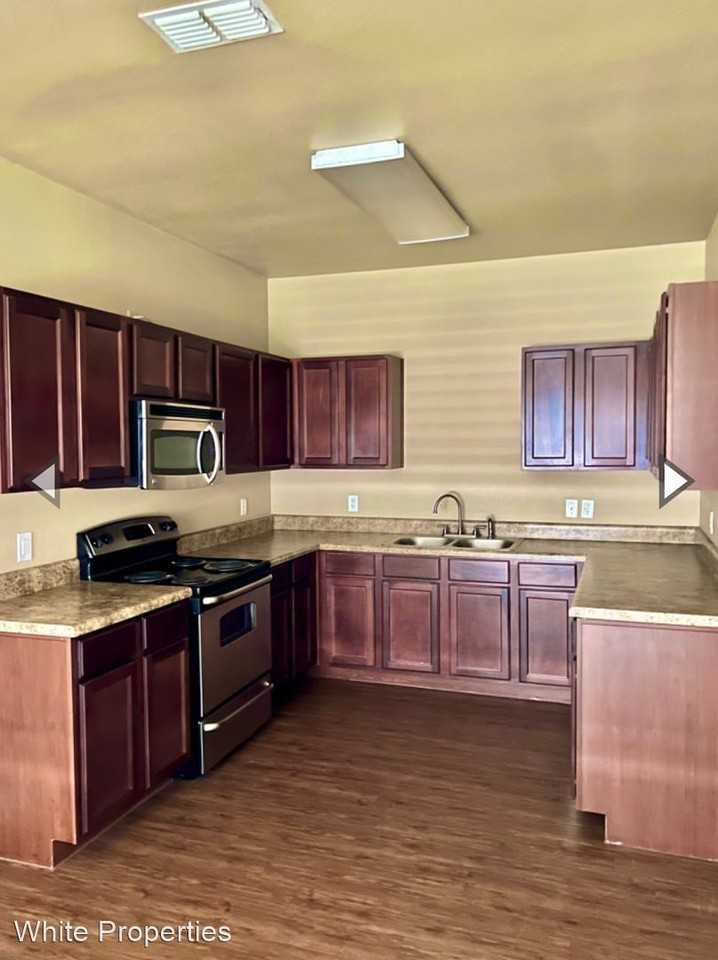 677 E. Front Street - Photo 3 of 6