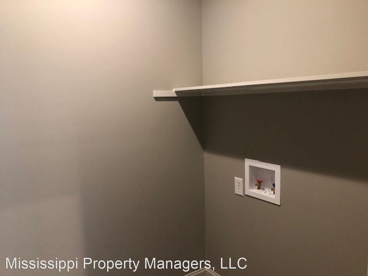 1376 W Jackson St - Photo 2 of 11