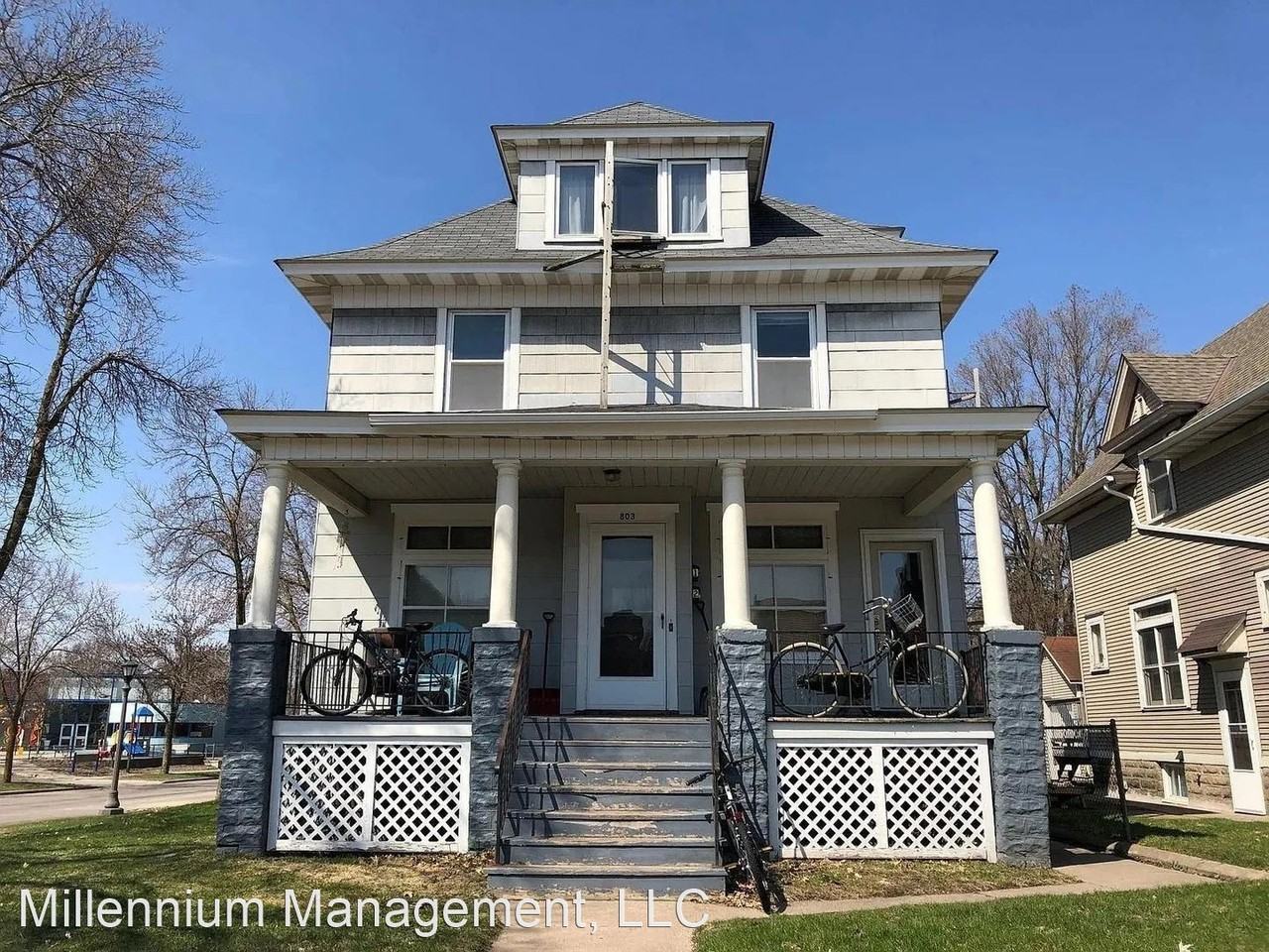 803 Snelling Ave N Apartments in Hamline Midway, St. Paul, MN 55104