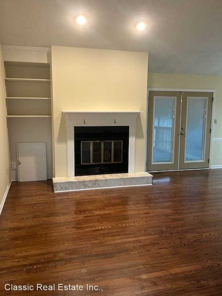 406 Foxchase Ct - Photo 2 of 17