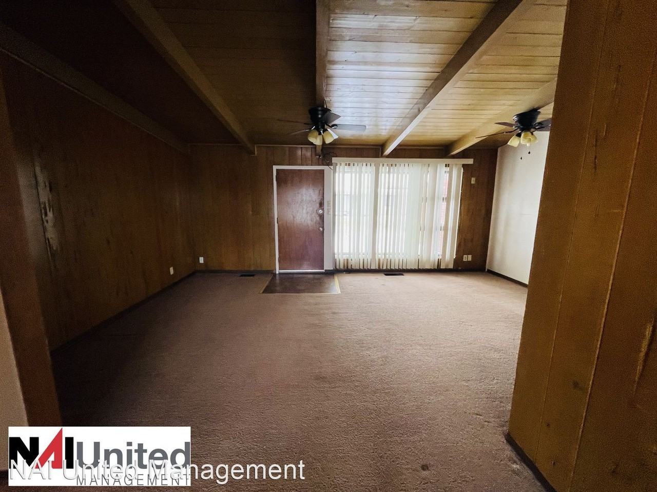 6120 Chennault St - Photo 2 of 7