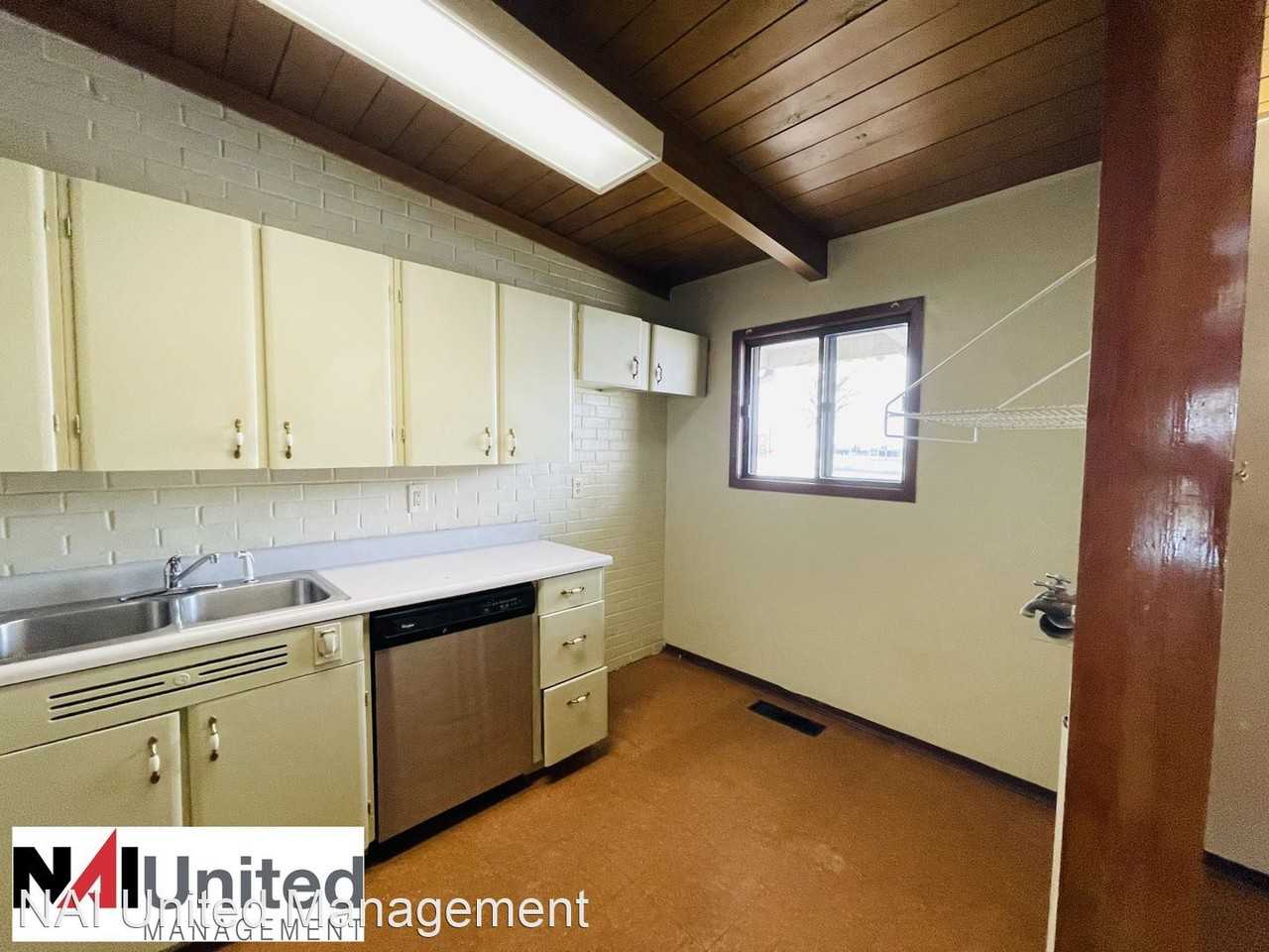 6120 Chennault St - Photo 3 of 7
