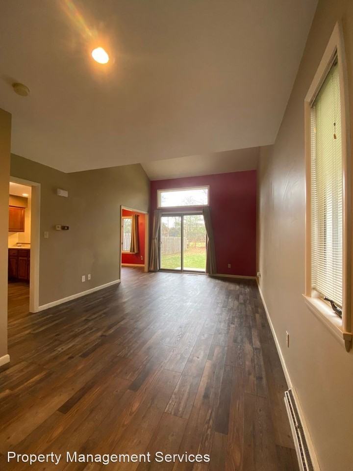 1714 College Manor Dr - Photo 2 of 40