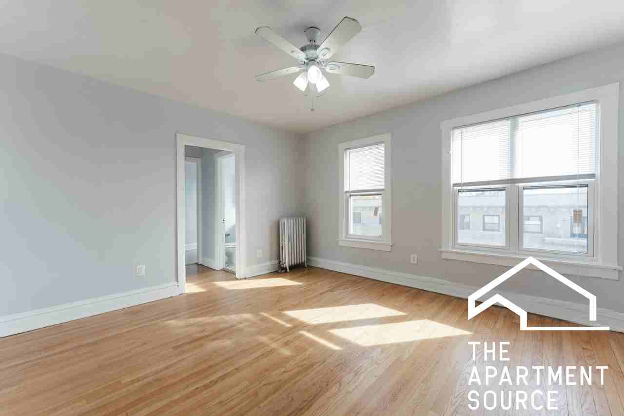 4606 N Beacon St #1B - Photo 2 of 8