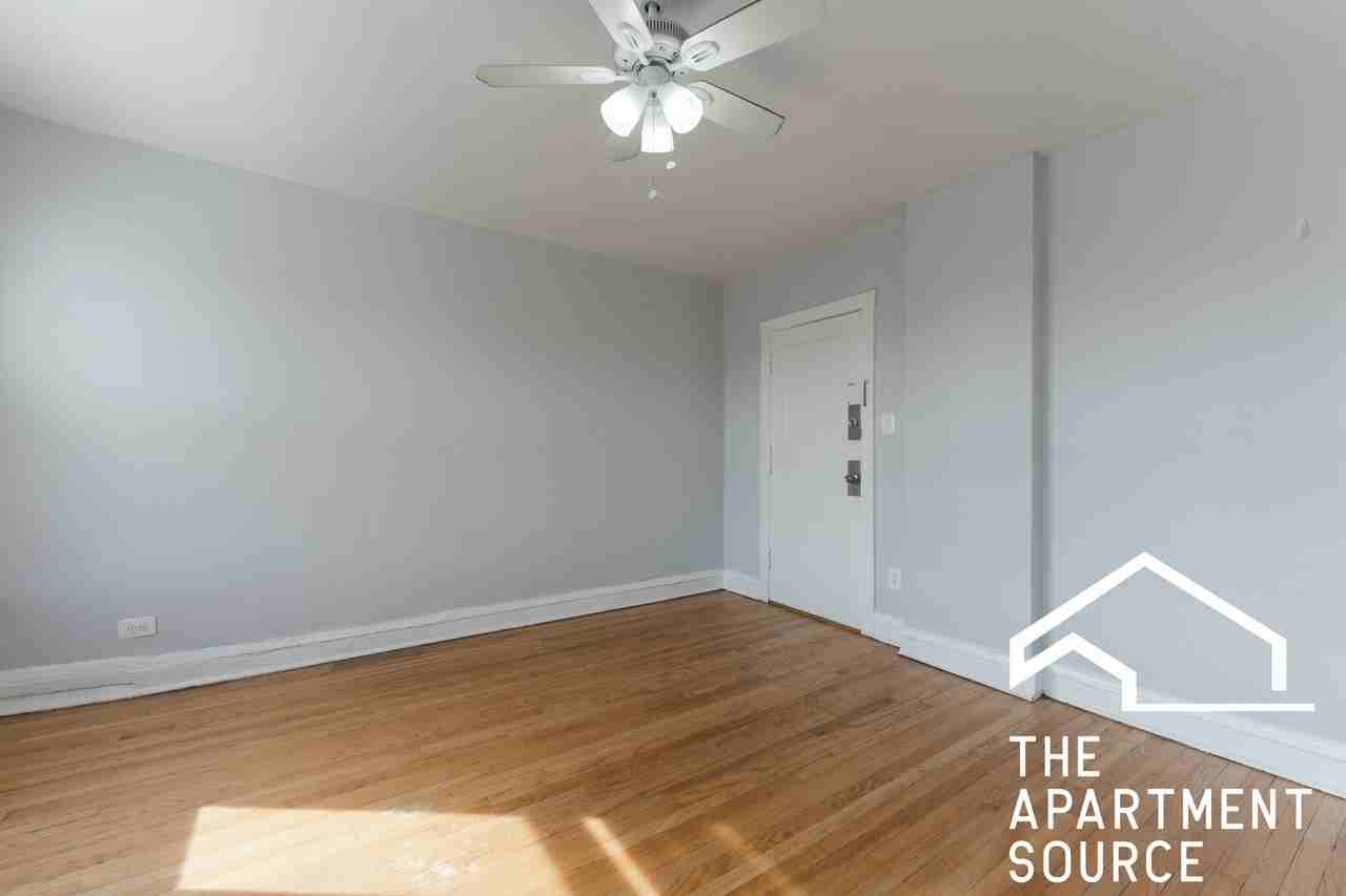 4606 N Beacon St #1B - Photo 3 of 8