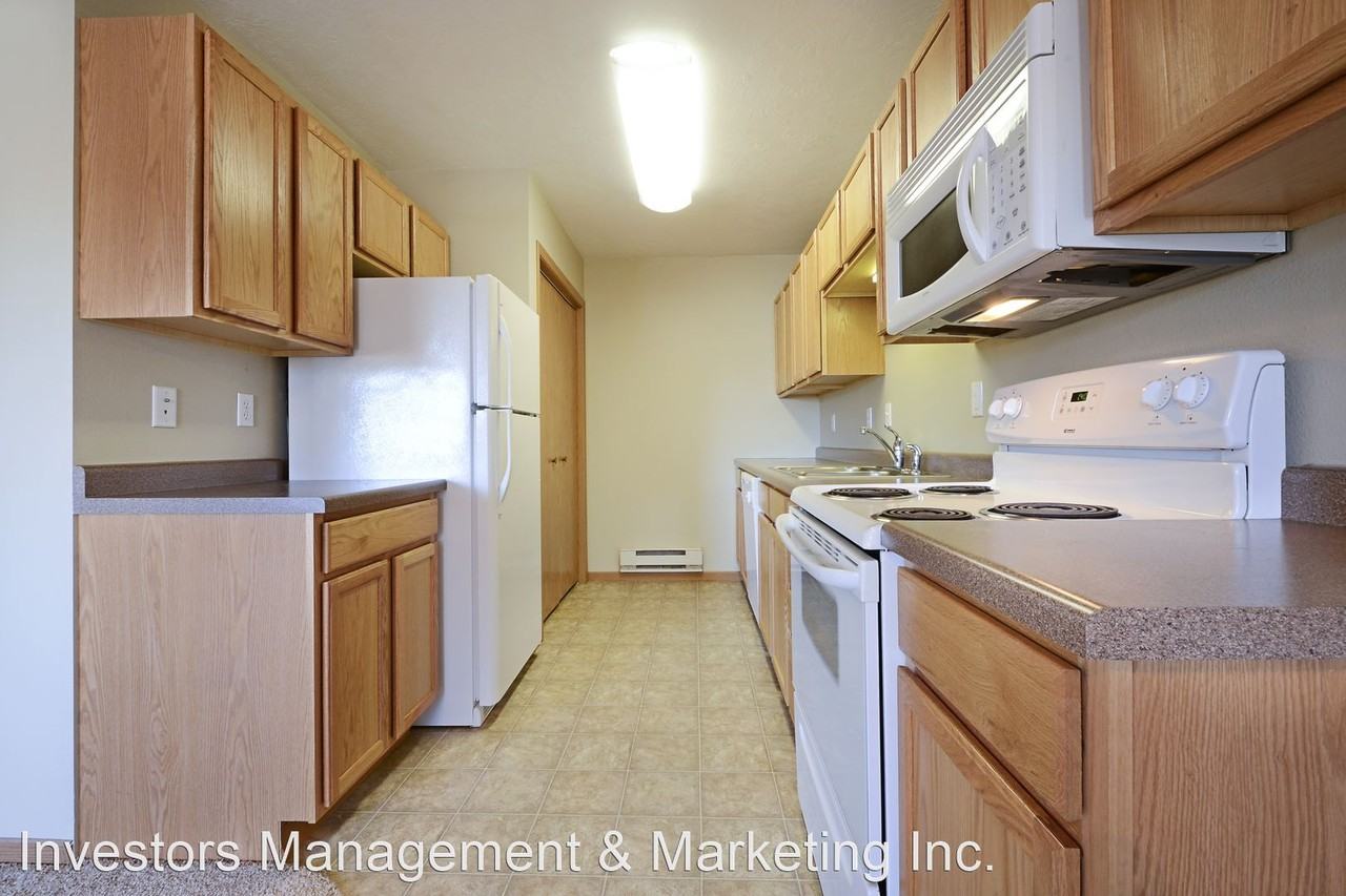 700 Walders Street - Photo 2 of 16