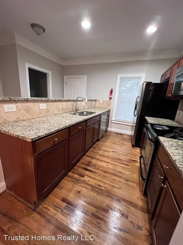 750 Terry St Se - Photo 2 of 16