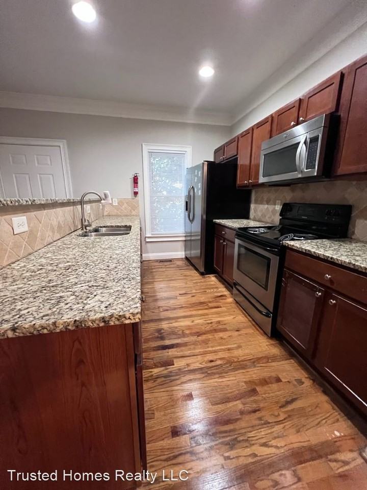 750 Terry St Se - Photo 3 of 16