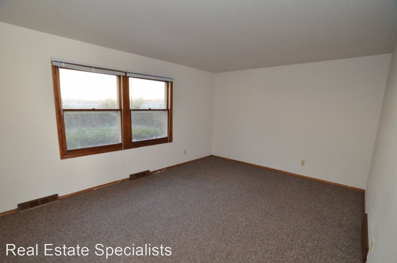 609 - 667 Ridgeway Drive - Photo 2 of 12