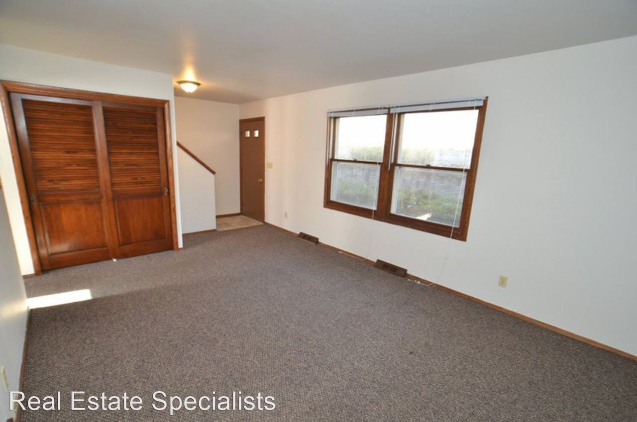 609 - 667 Ridgeway Drive - Photo 3 of 12