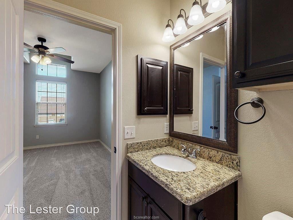 3310 Travis Cole Ave - Photo 3 of 26