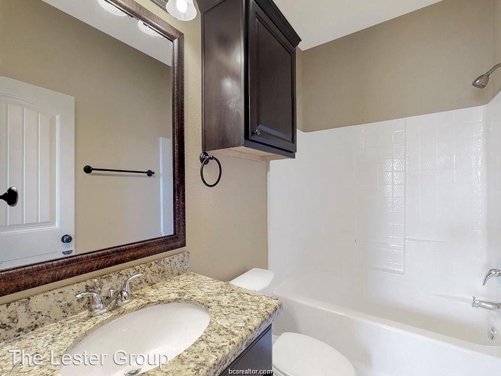 3313 Wakewell Ct - Photo 3 of 7