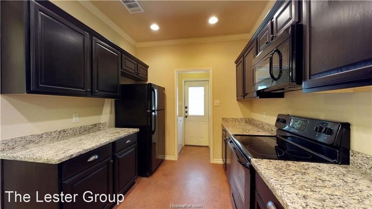 3319 General Parkway - Photo 3 of 17
