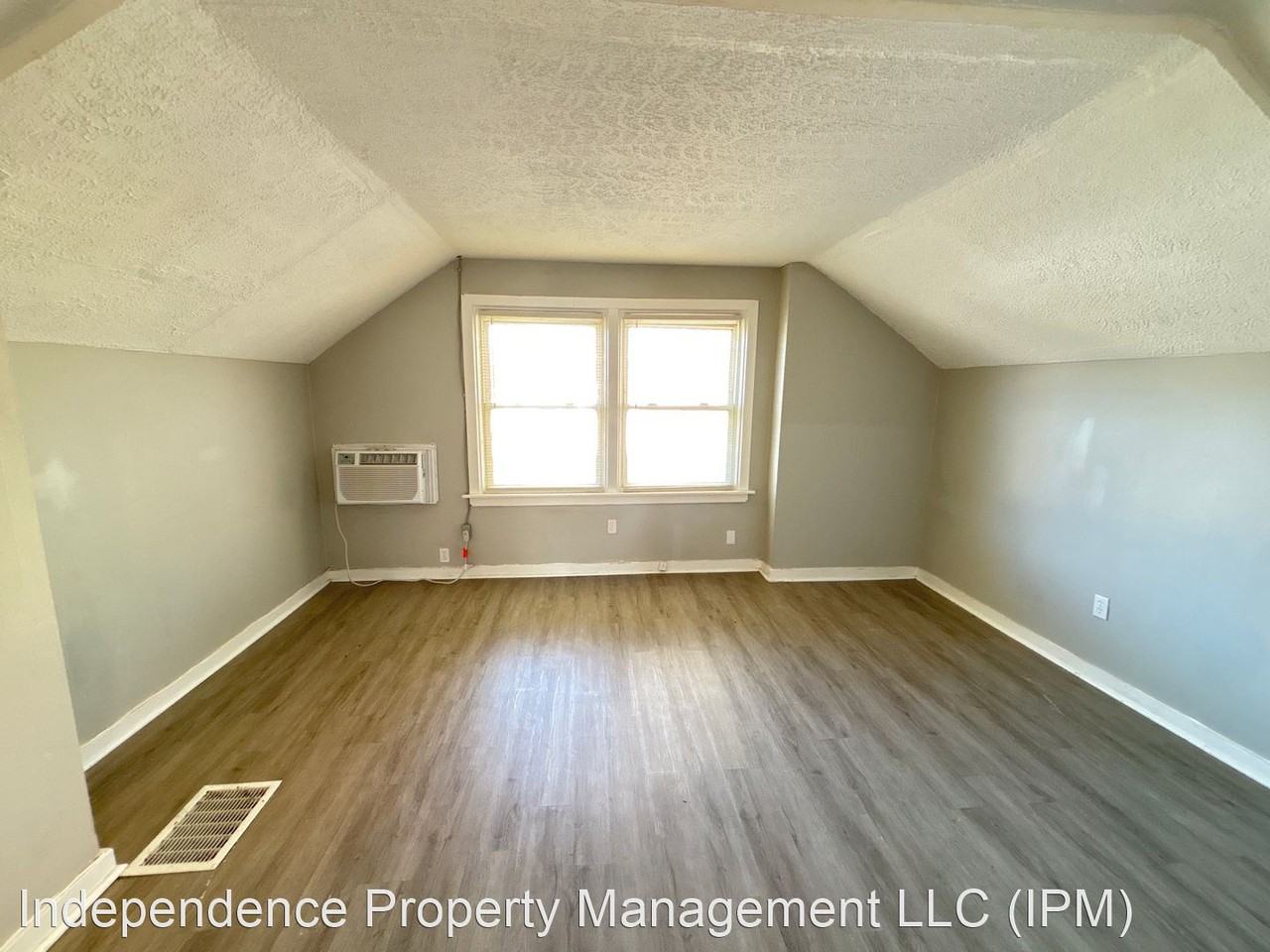 1700 Florence St - Photo 2 of 12