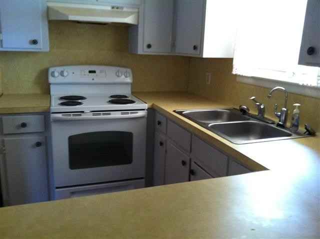 140 W Hartel St - Photo 2 of 12