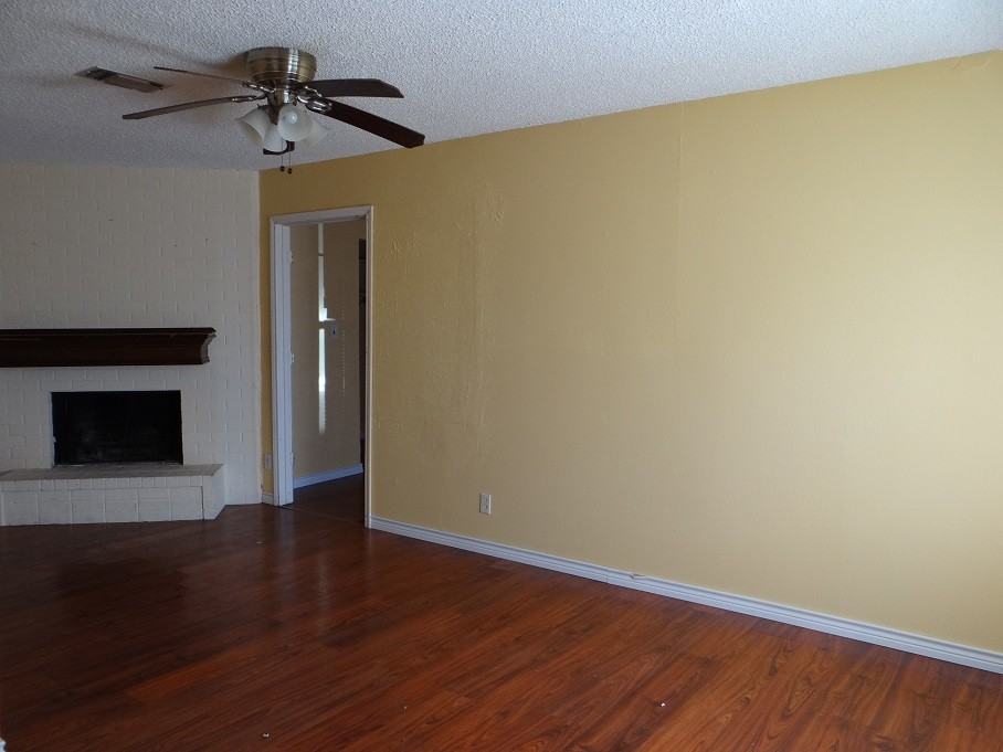 140 W Hartel St - Photo 3 of 12