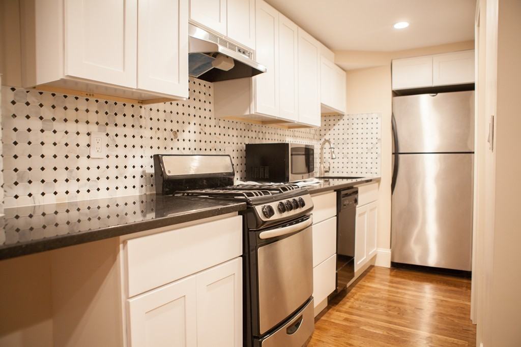 11 Champney Pl #G - Photo 3 of 7
