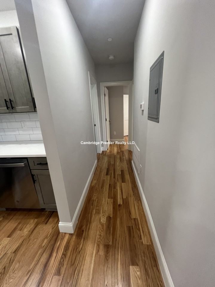 Crescent St #104 - Photo 6 of 8