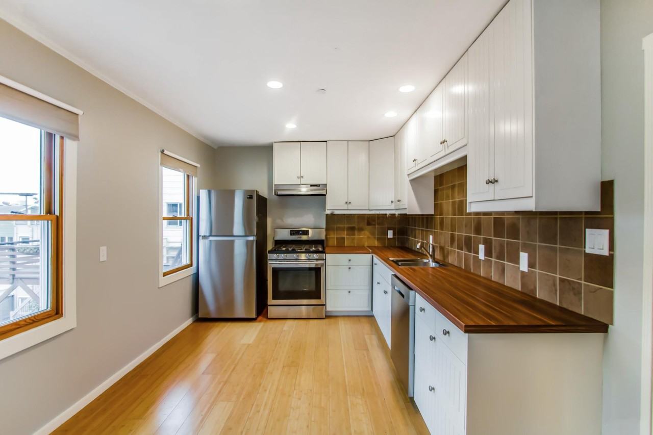 881 Dolores St - Photo 2 of 13