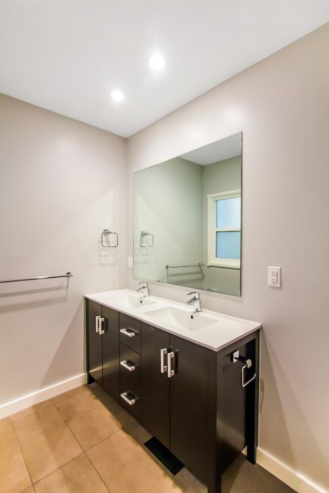 881 Dolores St - Photo 4 of 13