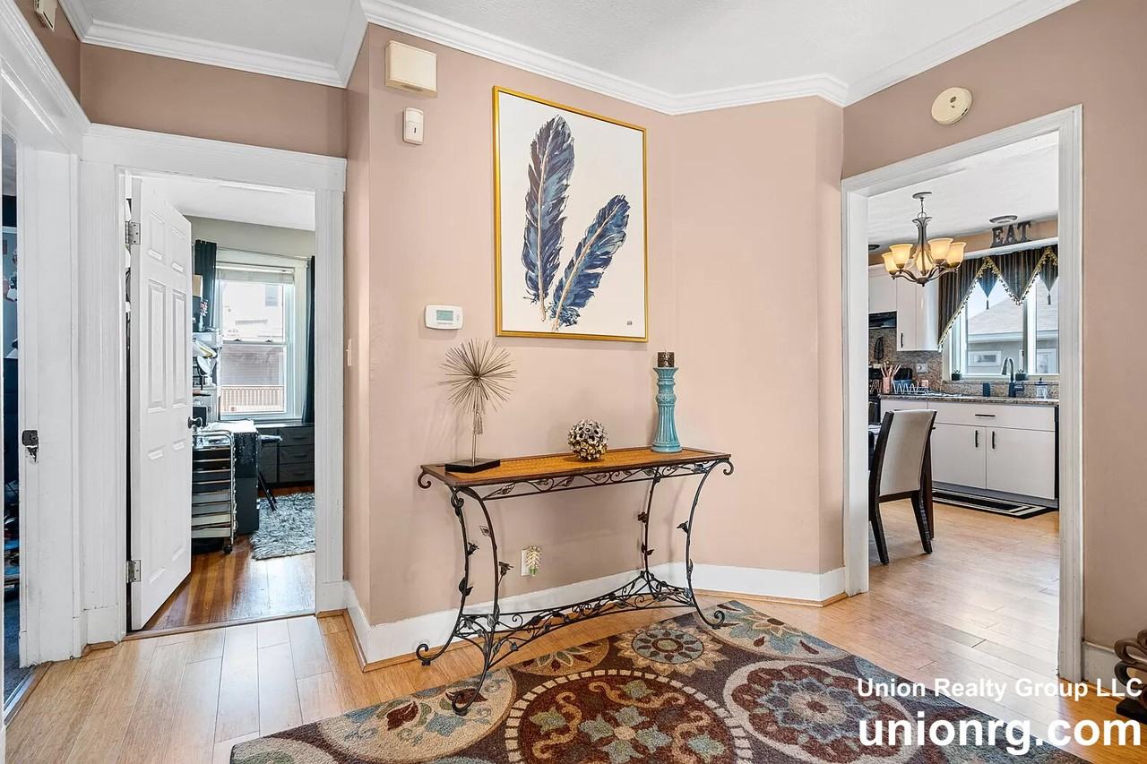 94 Saint Andrew Rd #2 - Photo 3 of 18
