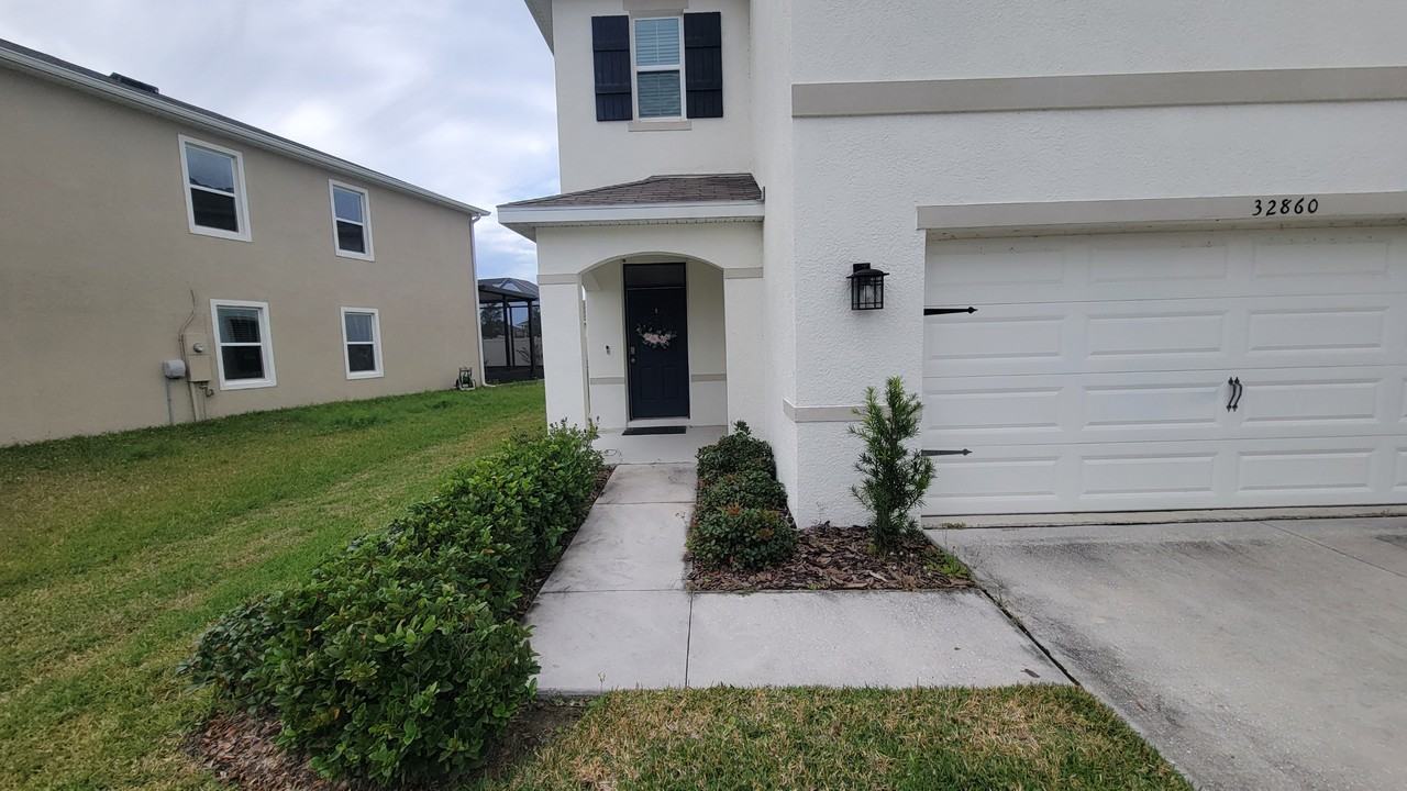 32860 Brooks Hawk Ln - Photo 3 of 37