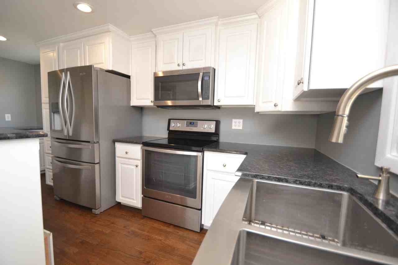 10521 Ten Ten Rd - Photo 5 of 30