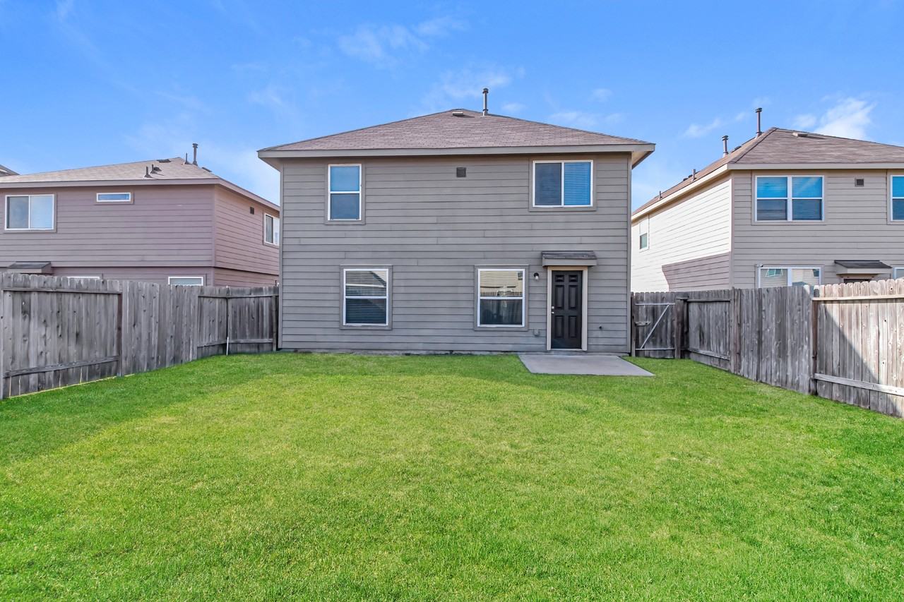 6118 Dawn Misty Ln - Photo 3 of 15