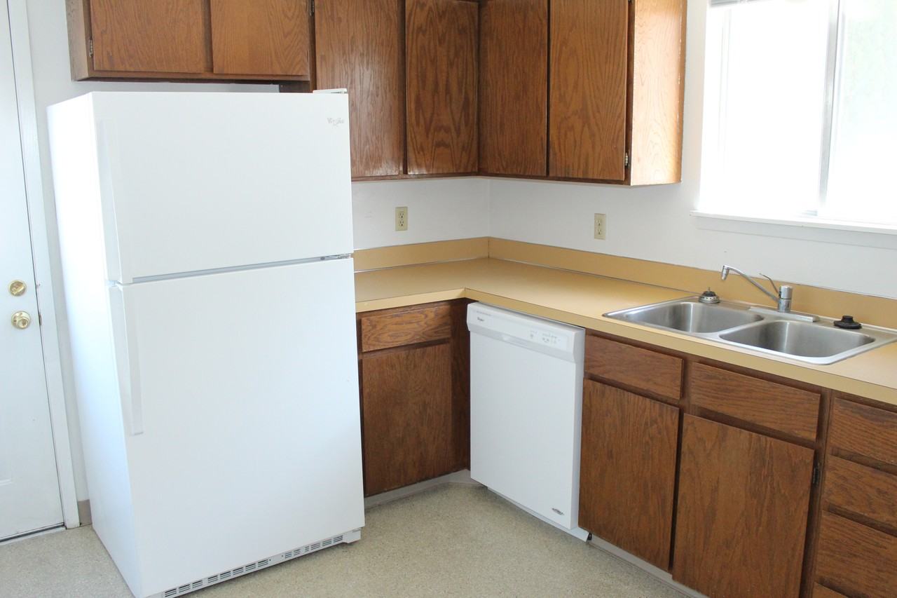 852 Tyler St #5 - Photo 2 of 6