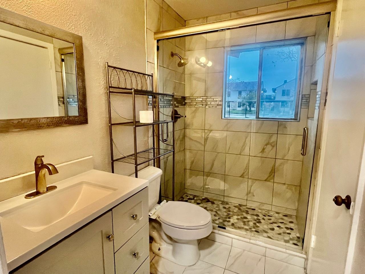 1733 Treyway Ln - Photo 2 of 7