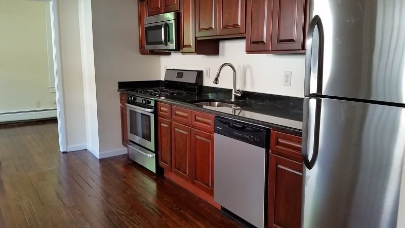 81 Winans Ave #2L - Photo 2 of 17