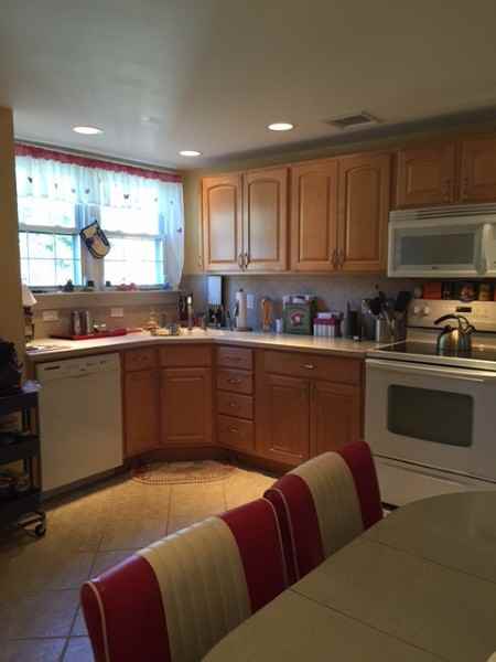 423 Green St - Photo 2 of 14