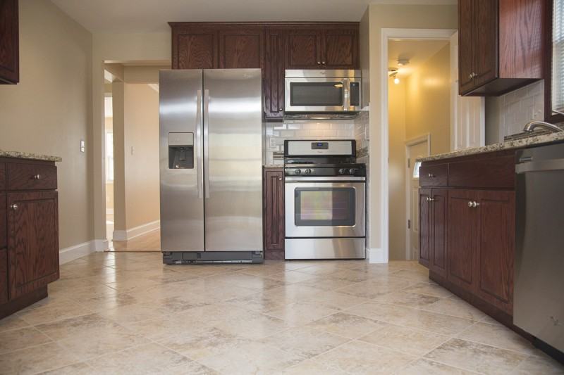 552 Locust Ave - Photo 2 of 21