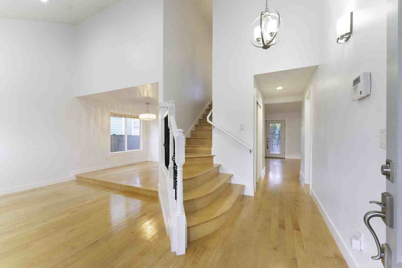 972 Graham Ave Ne #1 - Photo 3 of 42