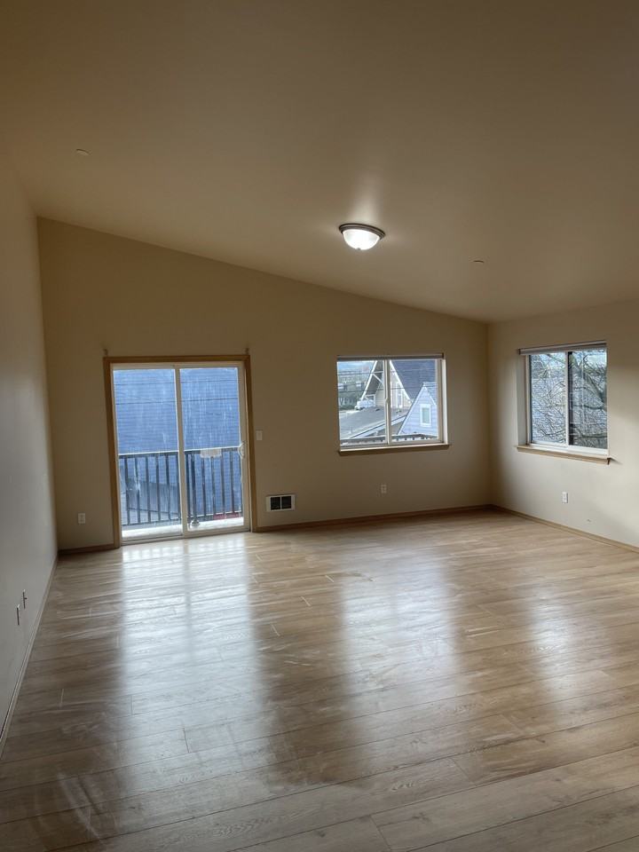 3010 Everett Avenue #B - Photo 2 of 2