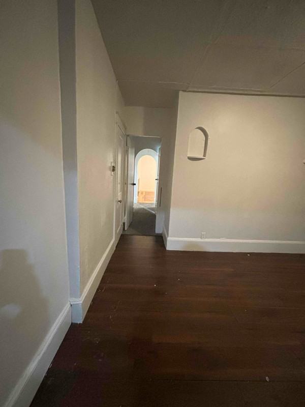 416 Carleton Ave #1stFL - Photo 3 of 12