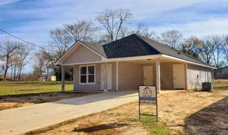 411 Godfrey St - Photo 1 of 1