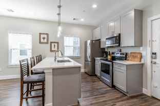 142 W 5th St #B - Photo 1 of 1