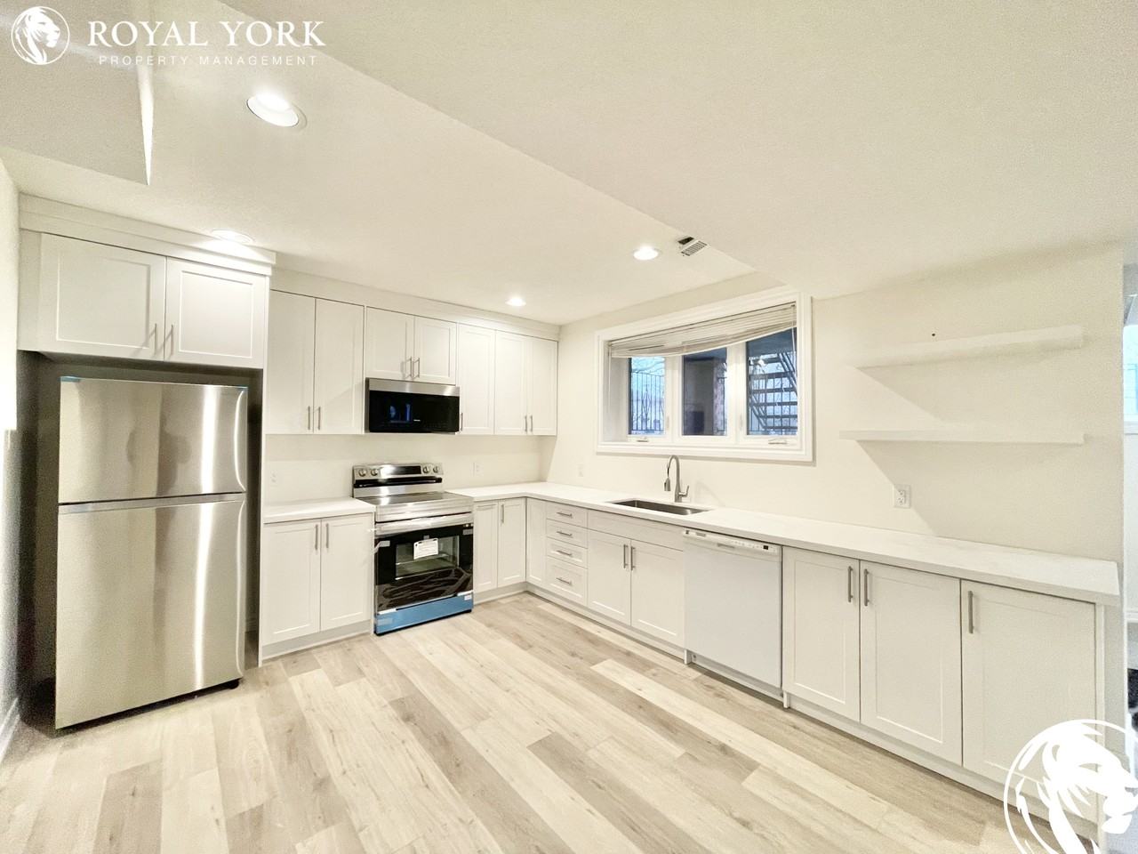 51 White Ave - Photo 2 of 31