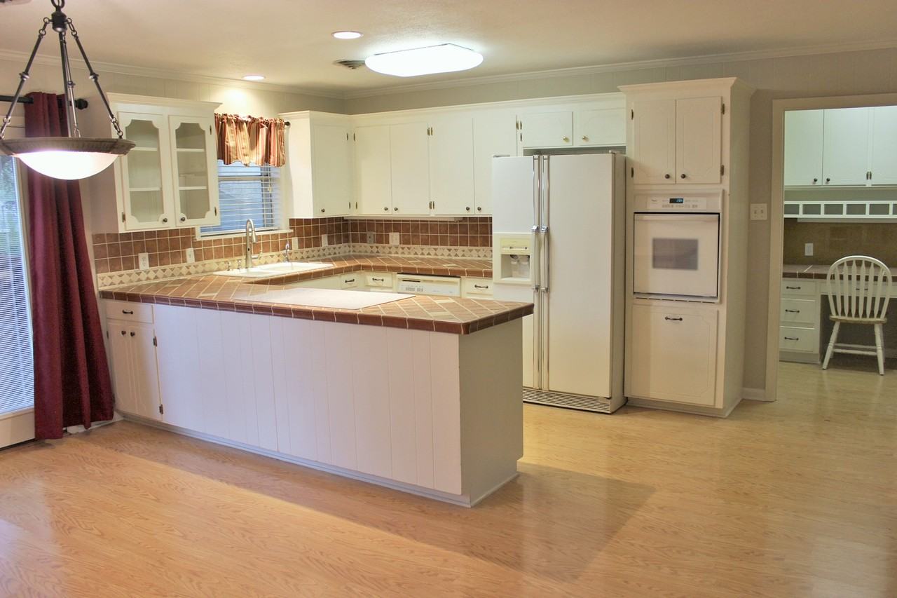 1003 Oakridge Street #1 - Photo 2 of 20