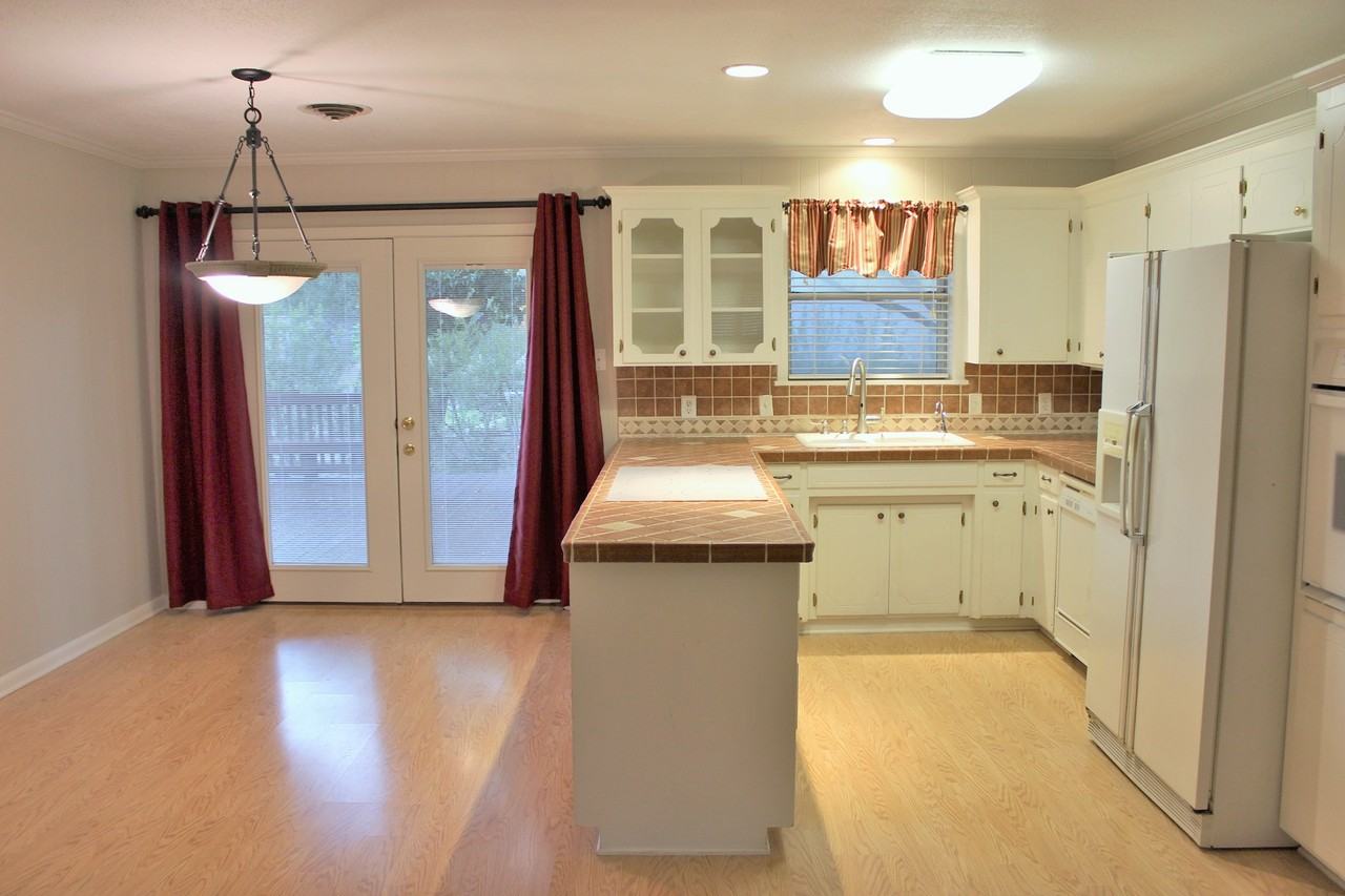 1003 Oakridge Street #1 - Photo 3 of 20