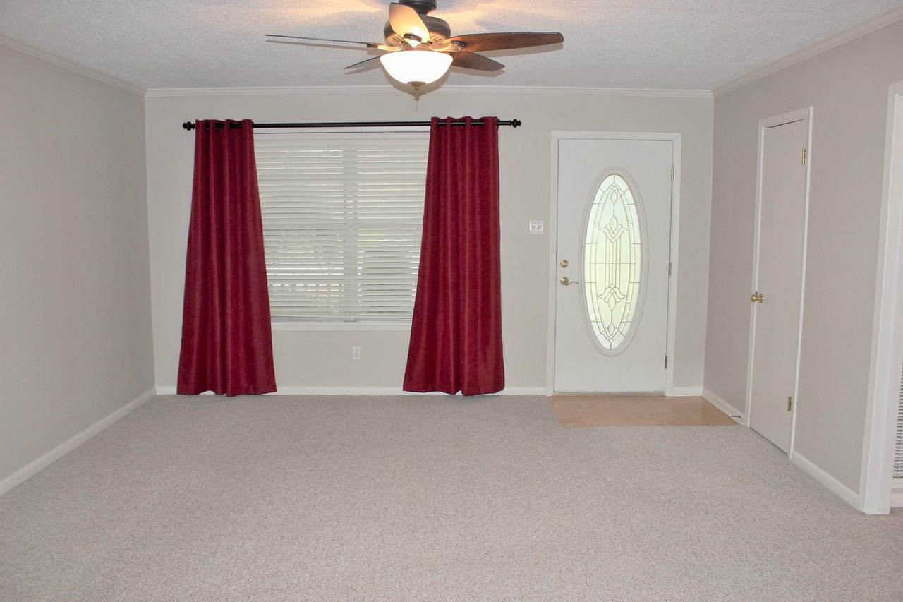 1003 Oakridge Street #1 - Photo 4 of 20