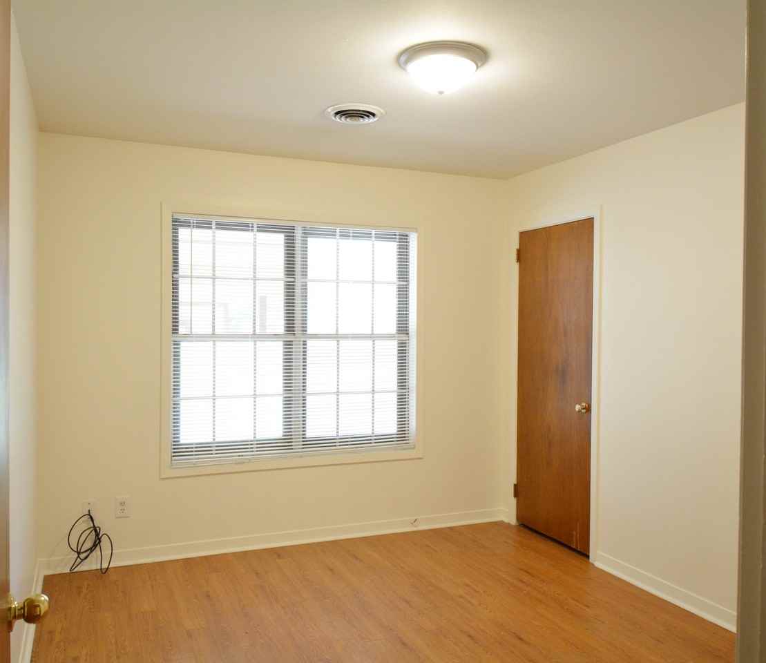 908 East Stone Street #1 - Photo 6 of 24