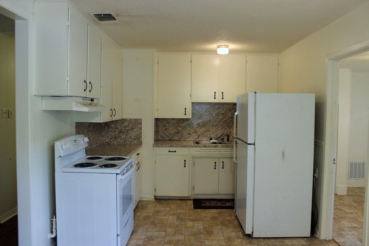 900 East Stone Street #1 - Photo 4 of 23