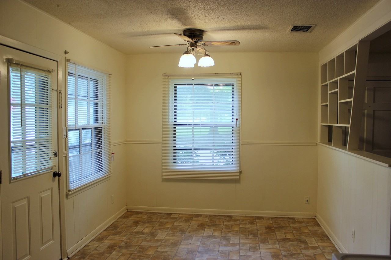 900 East Stone Street #1 - Photo 7 of 23