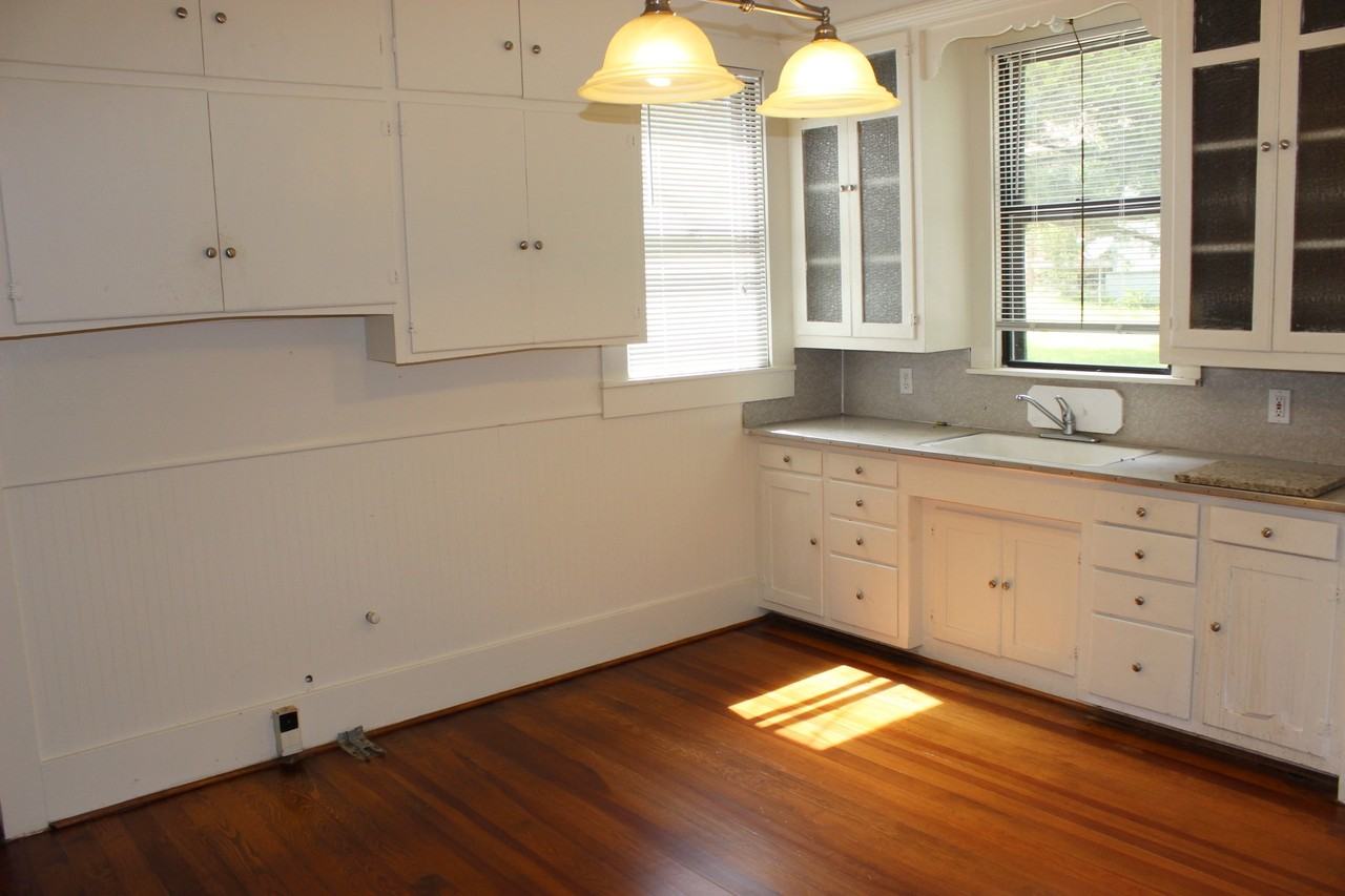 812 Burleson Street #1 - Photo 4 of 24